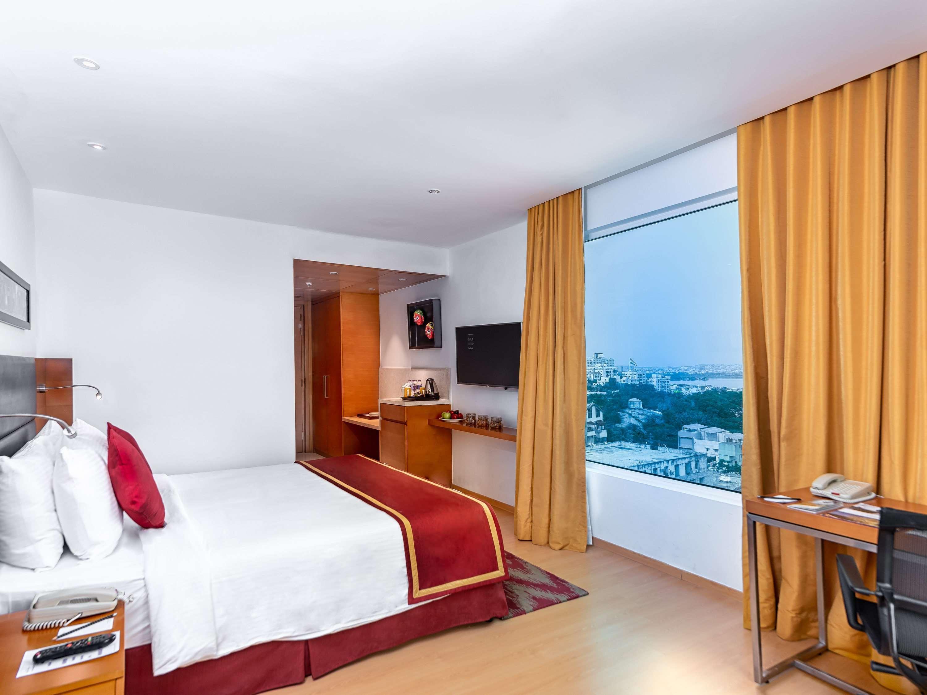 Mercure Kcp Banjara Hills, An Accor होटल 5*